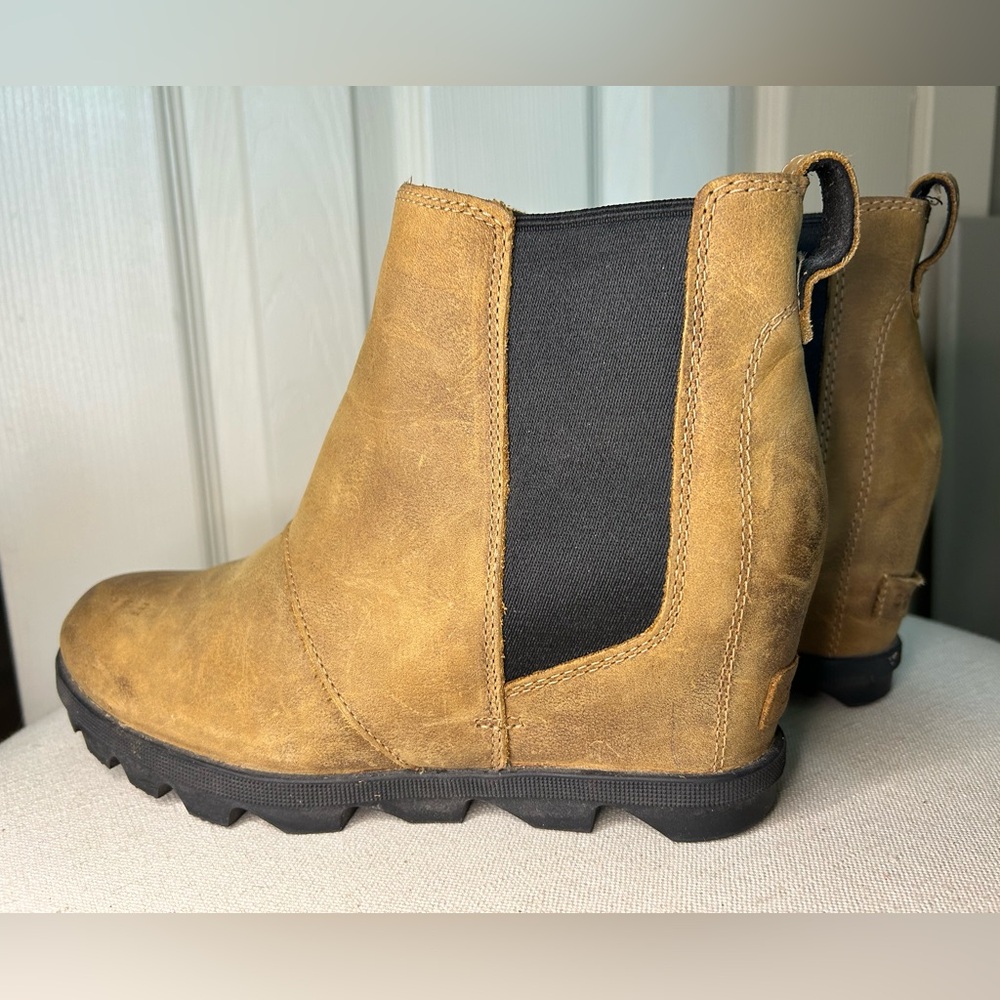 Sorel Women's Joan Of Arctic™ Wedge II Chelsea Bootie in Elk Snow Boot Sz 8.5